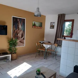 Jolie Petite Maison Idealement Situee , Arles Frankrijk